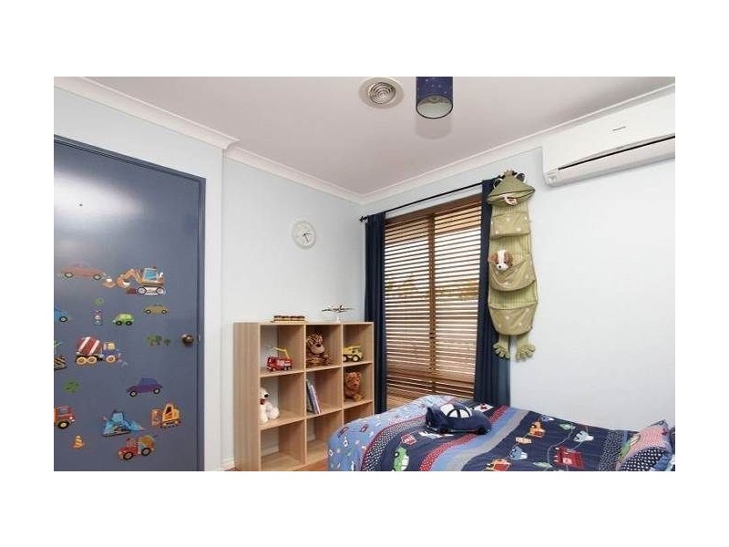 8 Tarragon Place, Thornlie WA 6108