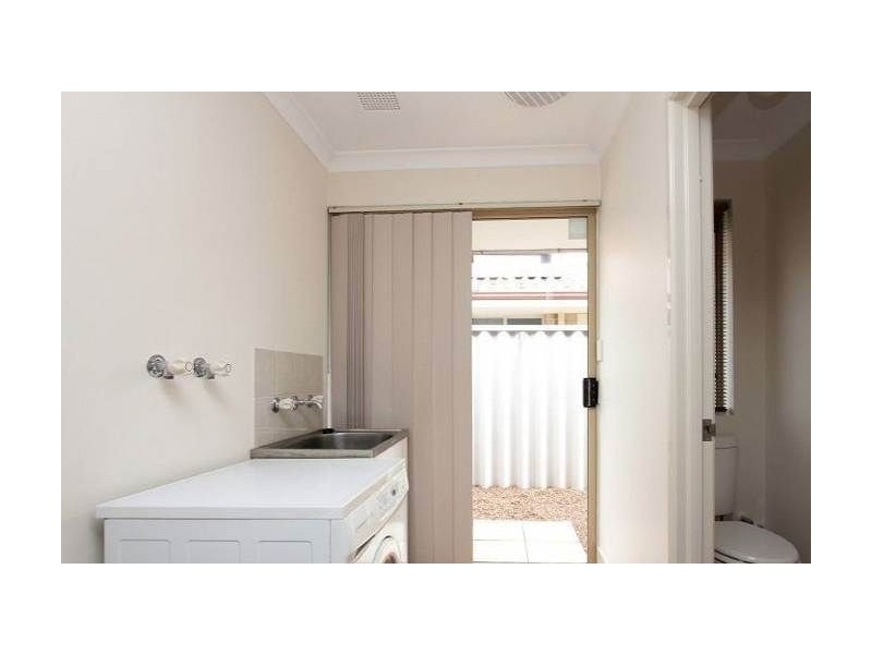 8 Tarragon Place, Thornlie WA 6108