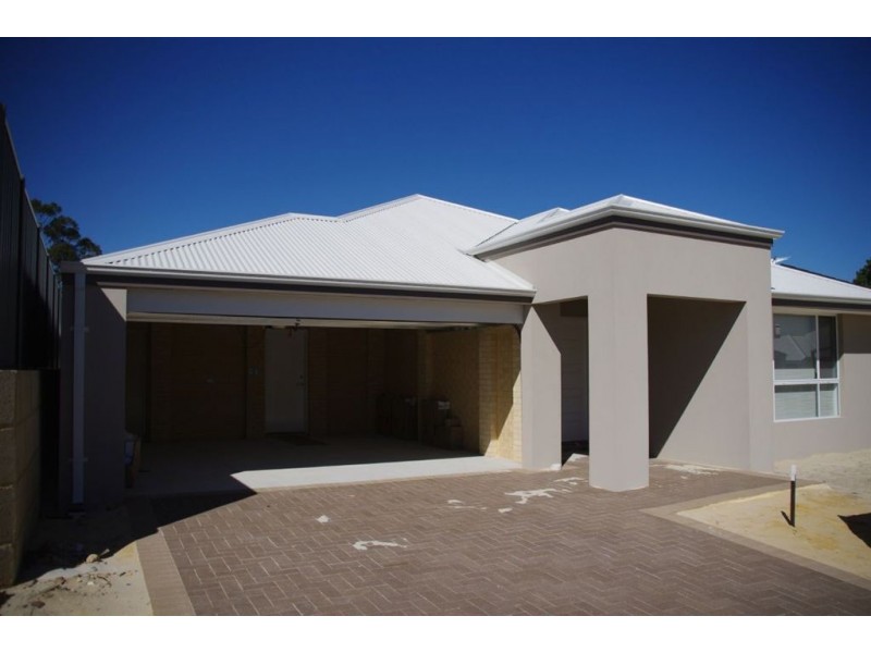 4 Breen Way, Queens Park WA 6107
