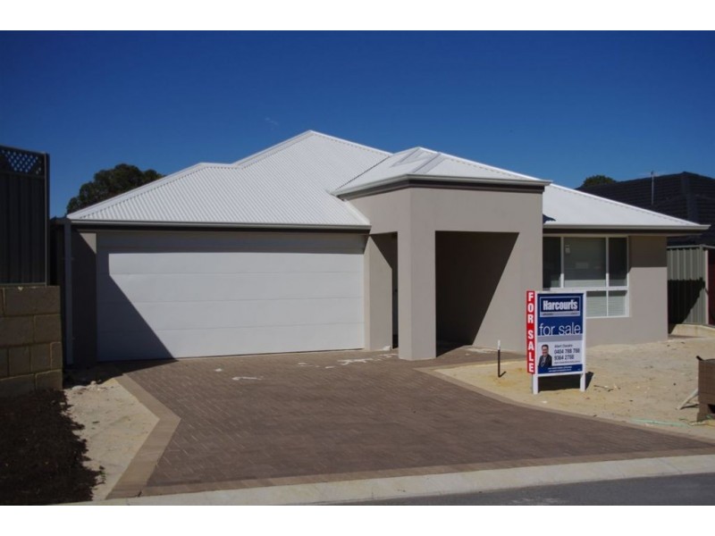 4 Breen Way, Queens Park WA 6107