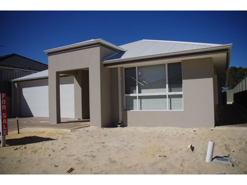 4 Breen Way, Queens Park WA 6107