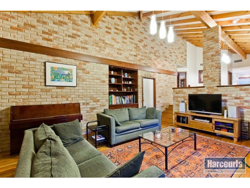 25 Cooper Ridge, Winthrop WA 6150