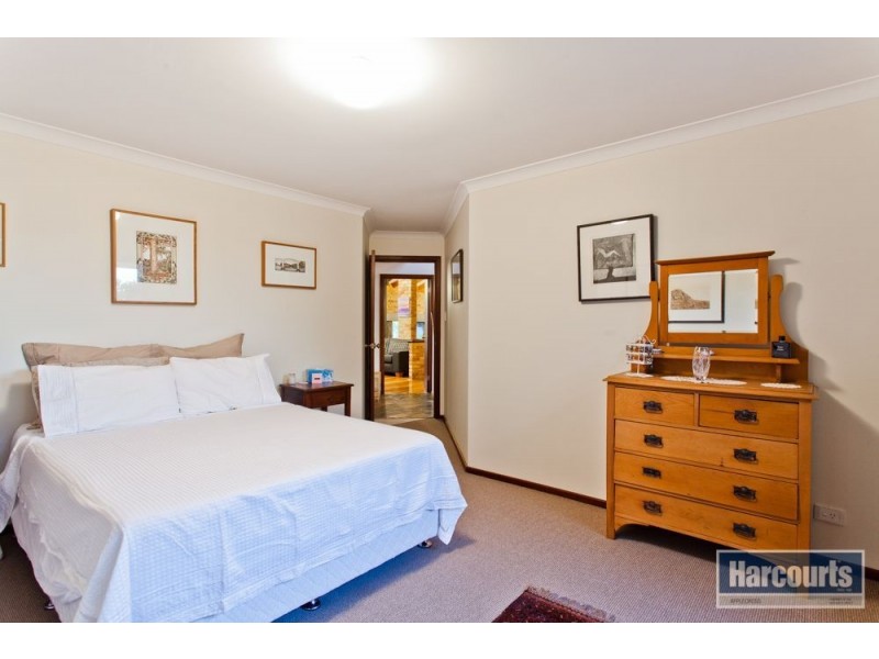 25 Cooper Ridge, Winthrop WA 6150