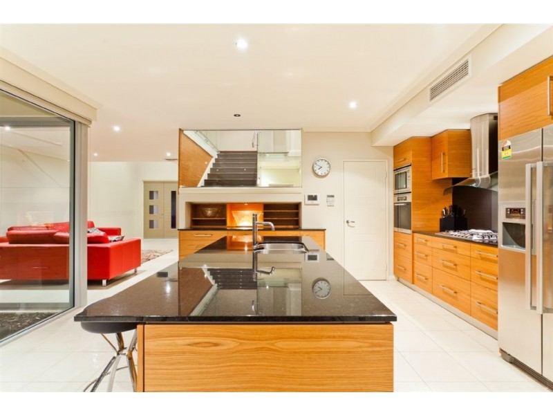 6A Tweeddale Road, Applecross WA 6153