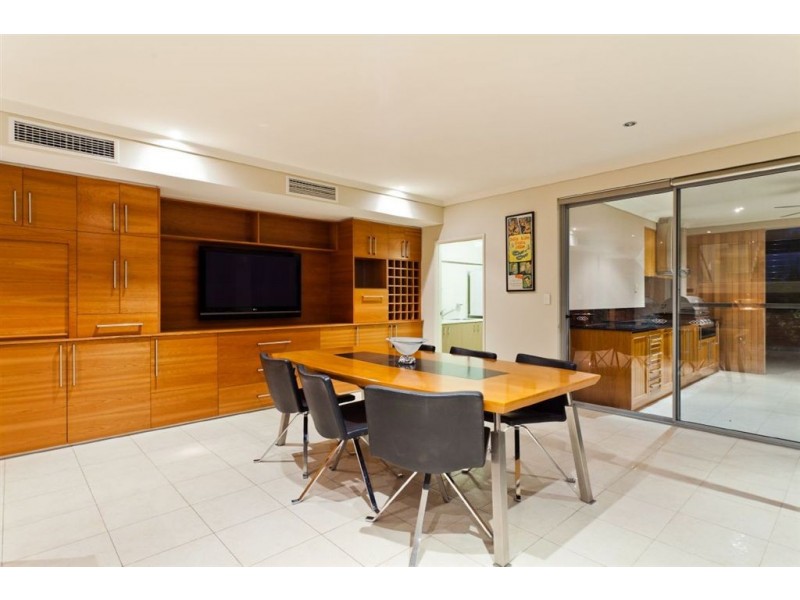 6A Tweeddale Road, Applecross WA 6153