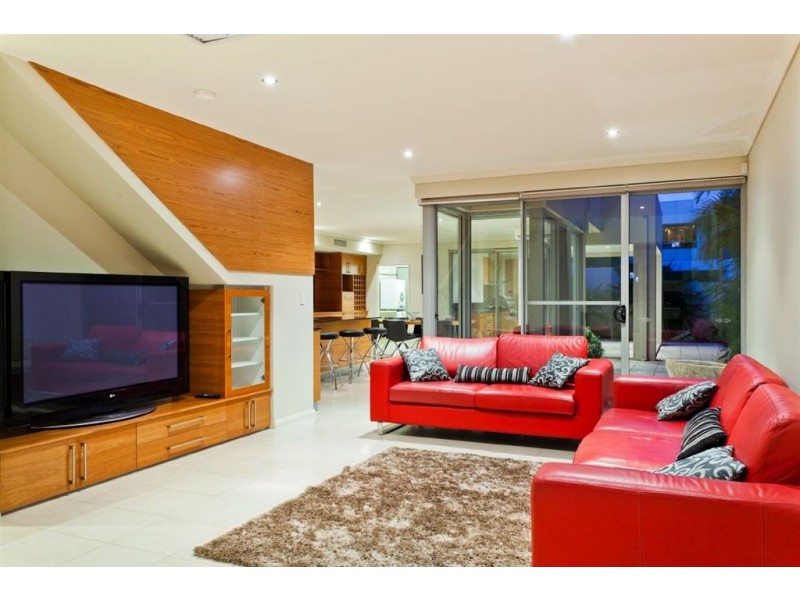 6A Tweeddale Road, Applecross WA 6153