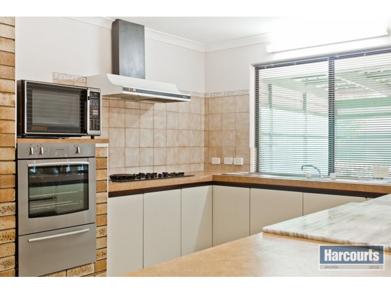 92 Anglesey Drive, Kardinya WA 6163