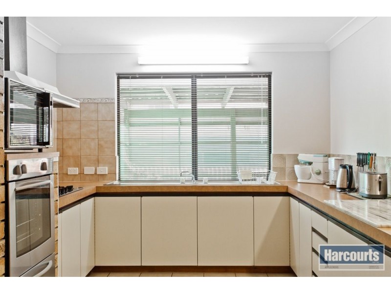 92 Anglesey Drive, Kardinya WA 6163