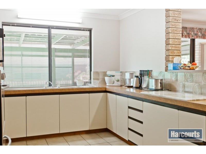 92 Anglesey Drive, Kardinya WA 6163