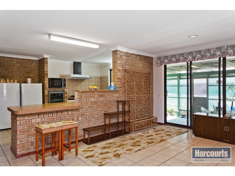 92 Anglesey Drive, Kardinya WA 6163