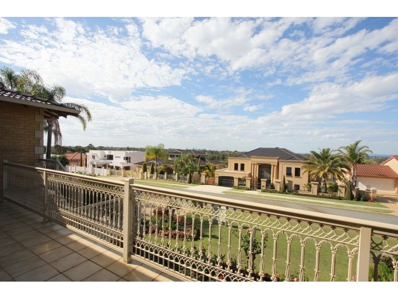 38 Whitfeld Terrace, Winthrop WA 6150