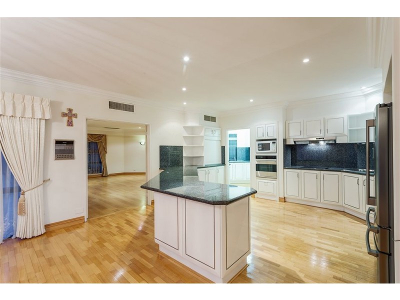 5 Buttel Top, Winthrop WA 6150