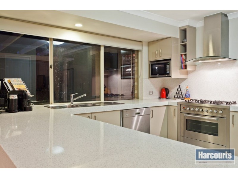 9 Burrows Place, Winthrop WA 6150