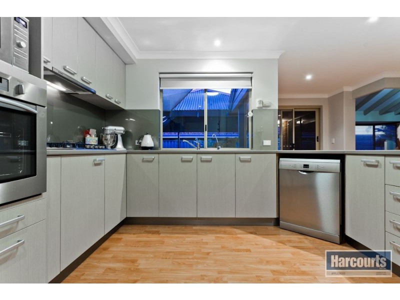 4 Winthrop Drive, Winthrop WA 6150