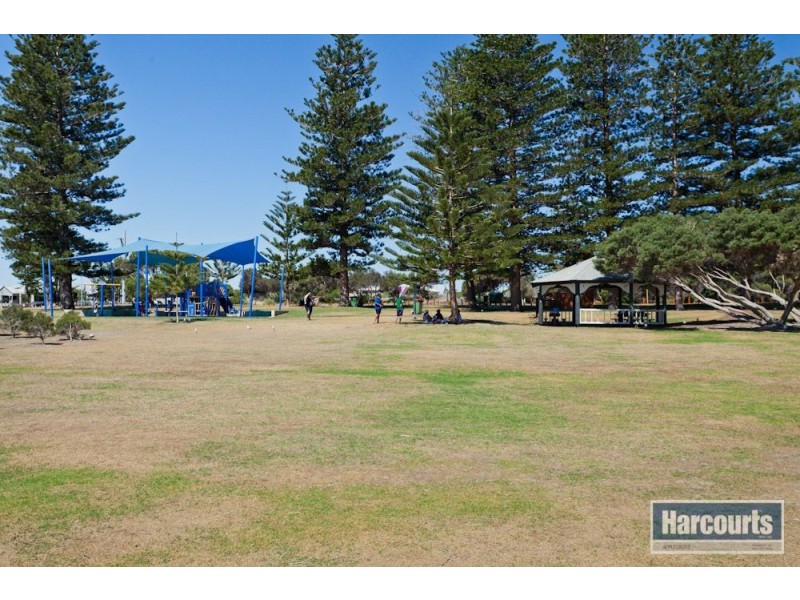 42 Newark Turn, North Coogee WA 6163