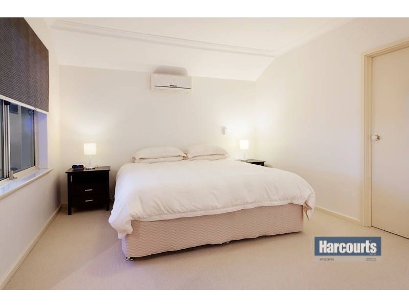 25 Stewart Way, Kardinya WA 6163