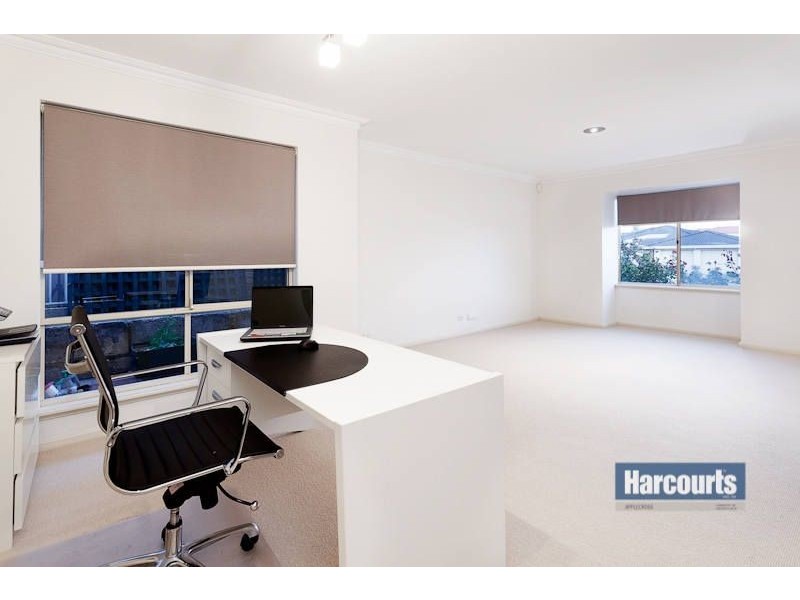 25 Stewart Way, Kardinya WA 6163