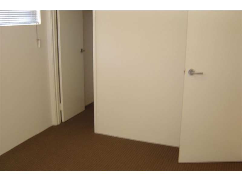 16A Lowes Street, Cloverdale WA 6105