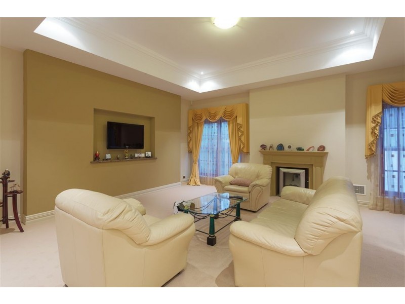 13 Stoneham Road, Attadale WA 6156