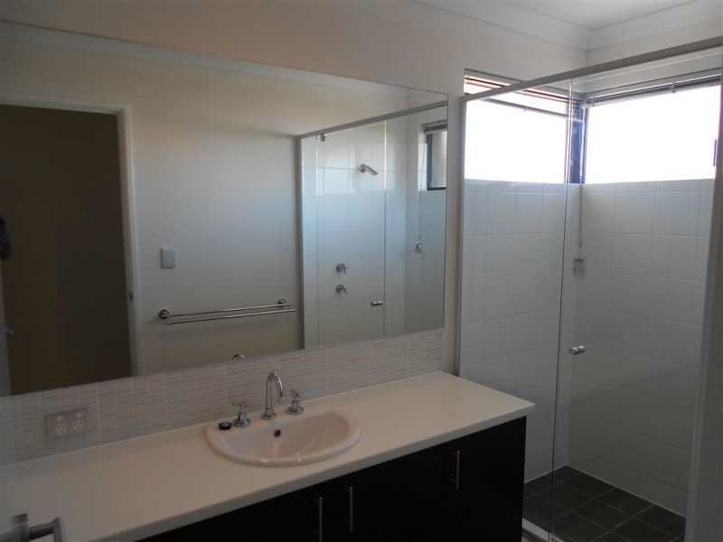 16C Lowes St, Cloverdale WA 6105