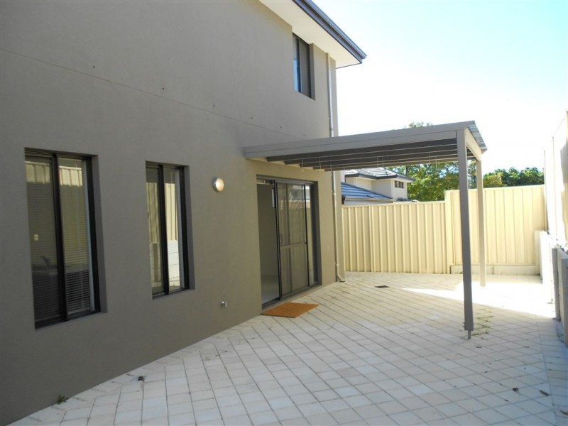 16C Lowes St, Cloverdale WA 6105