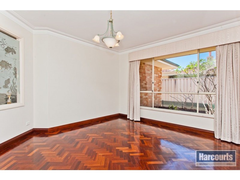 17 McCullock Rise, Bull Creek WA 6149