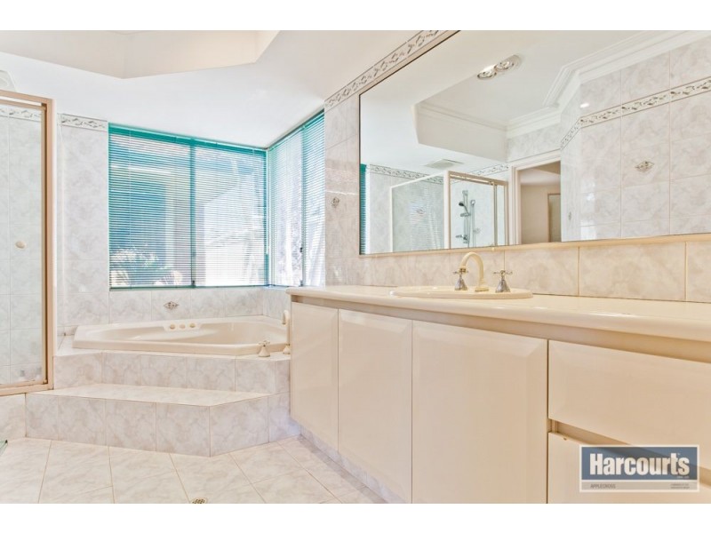 17 McCullock Rise, Bull Creek WA 6149