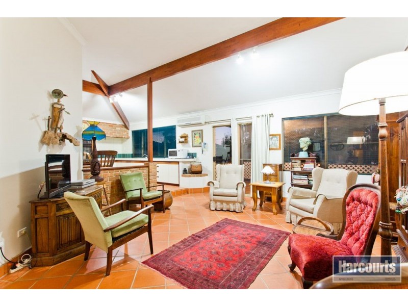 48 Lucraft Gardens, Winthrop WA 6150