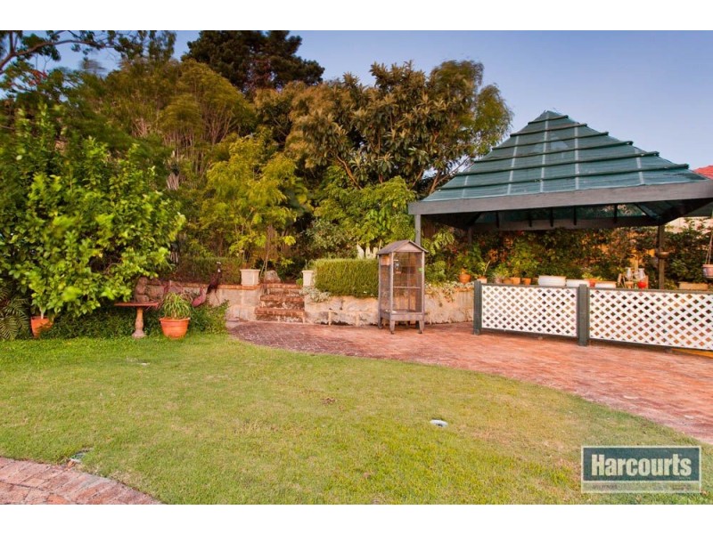 48 Lucraft Gardens, Winthrop WA 6150