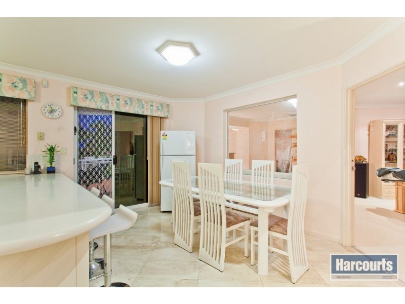 16 Rossiter Way, Winthrop WA 6150