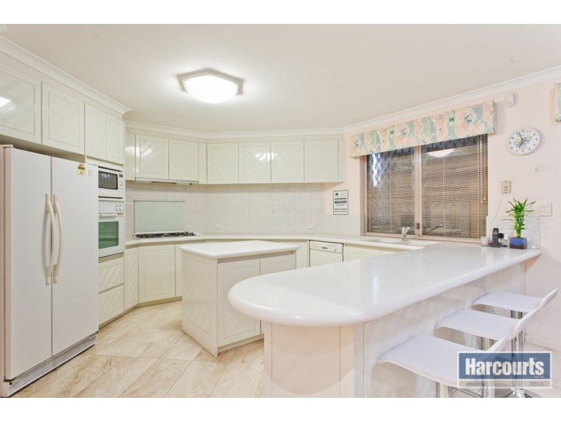 16 Rossiter Way, Winthrop WA 6150