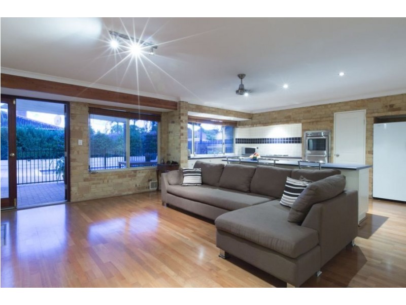 58 Crossland Way, Kardinya WA 6163