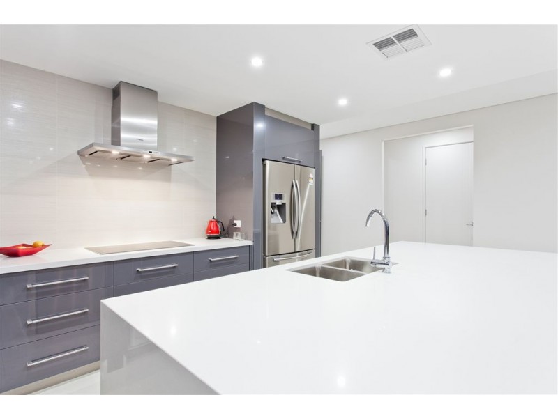 50 Potenza Avenue, Stirling WA 6021