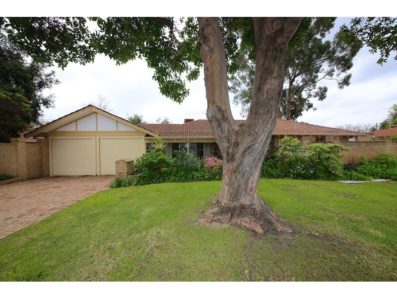 26 Kinross Road, Applecross WA 6153