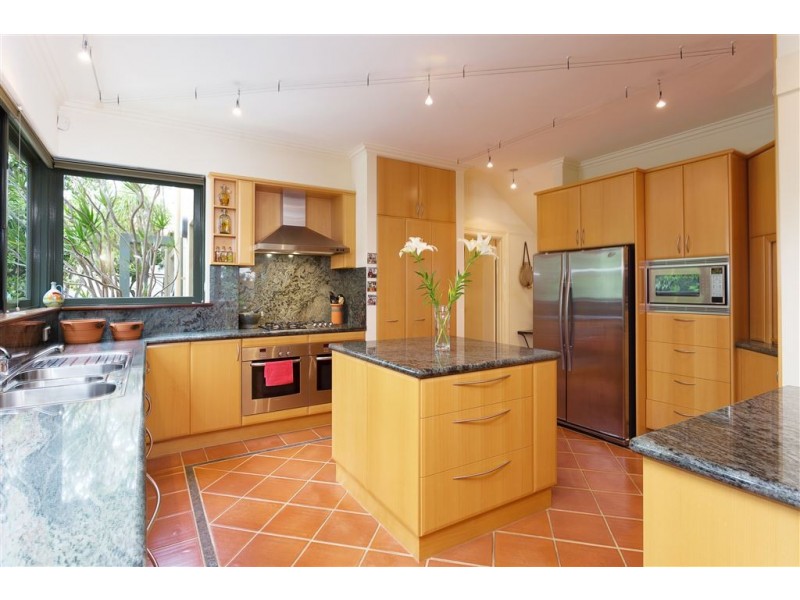 9A Dunvegan Road, Applecross WA 6153