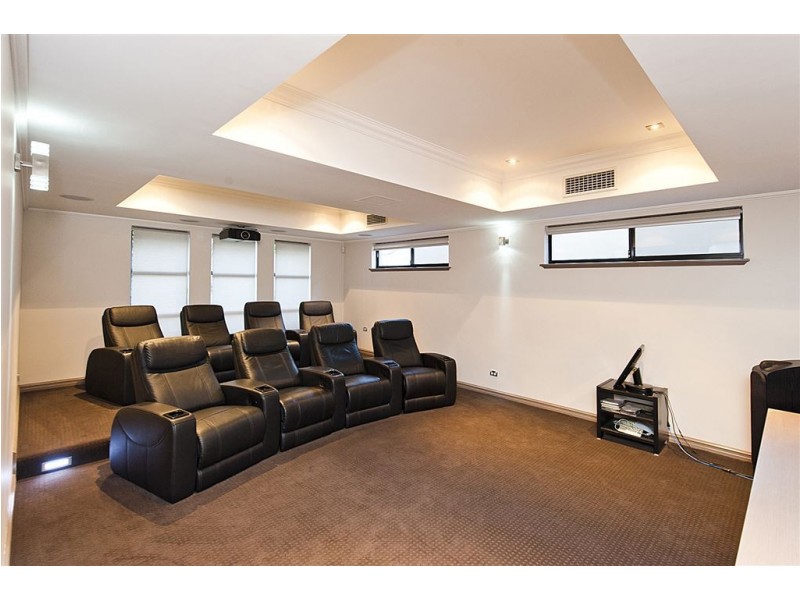 12 Killilan Road, Applecross WA 6153