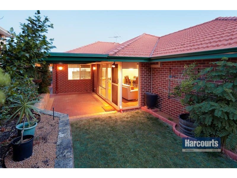25 Stewart Way, Kardinya WA 6163