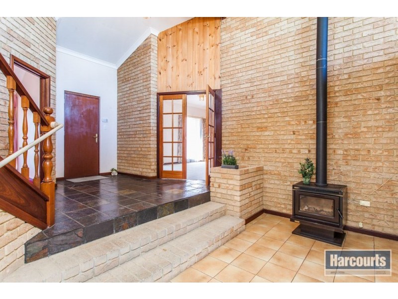 6 Hayman Court, Coogee WA 6166