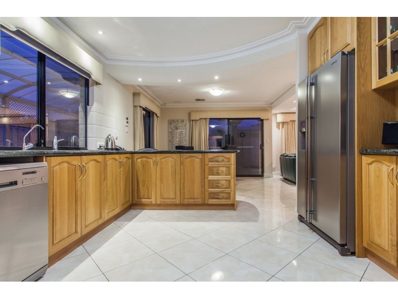 10 Ashmore Avenue, Canning Vale WA 6155