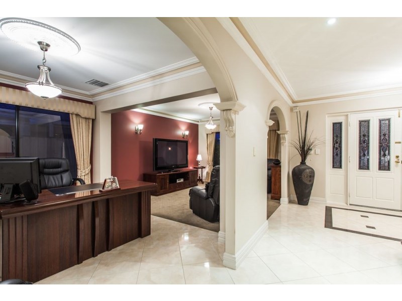 10 Ashmore Avenue, Canning Vale WA 6155