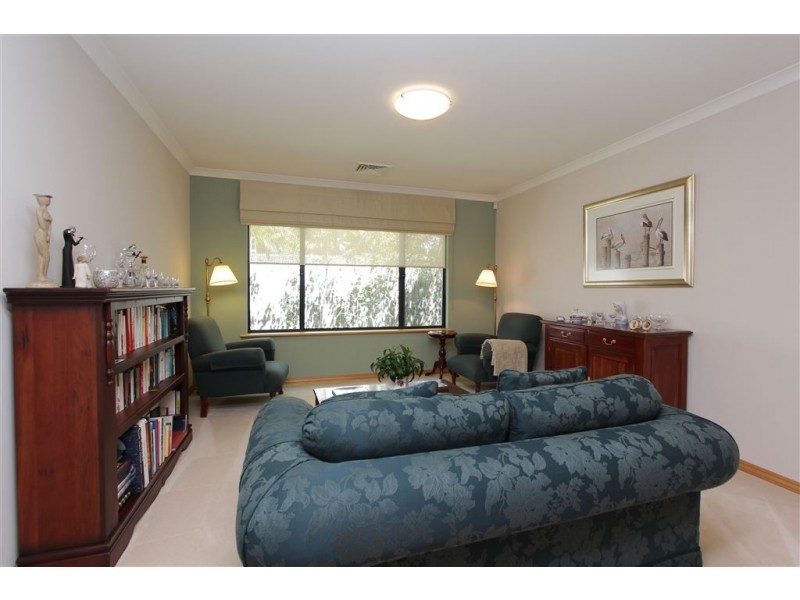 18 Killilan Road, Applecross WA 6153