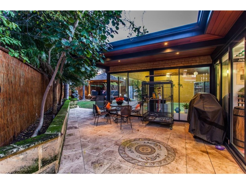 27 Neesham Street, Booragoon WA 6154