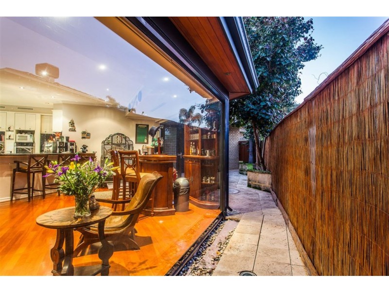 27 Neesham Street, Booragoon WA 6154