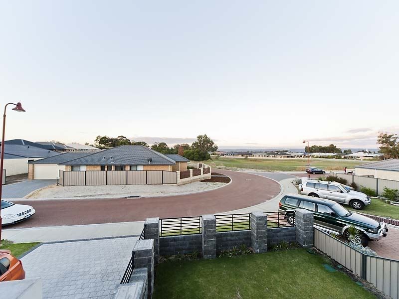 17 Hodgkinson Turn, Canning Vale WA 6155