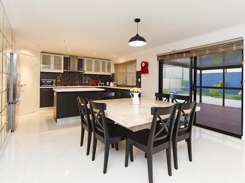 17 Hodgkinson Turn, Canning Vale WA 6155