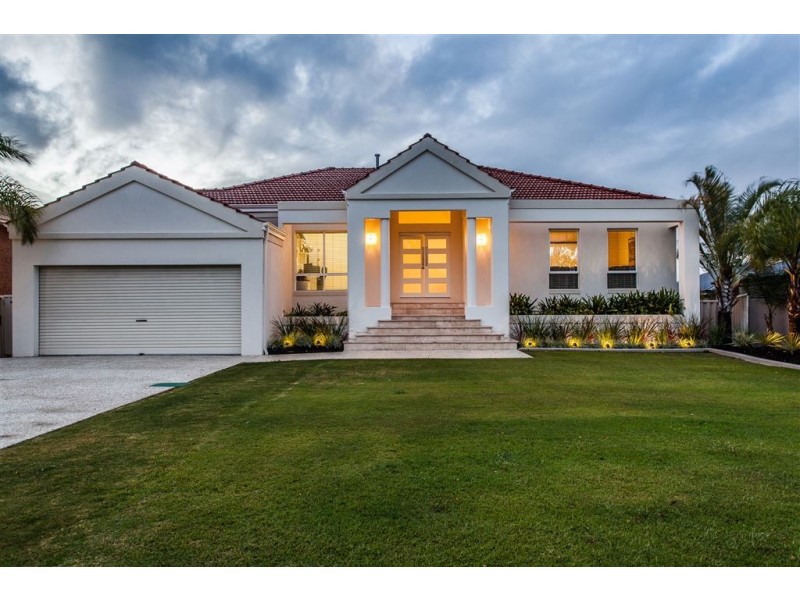 9 Rossiter Way, Winthrop WA 6150