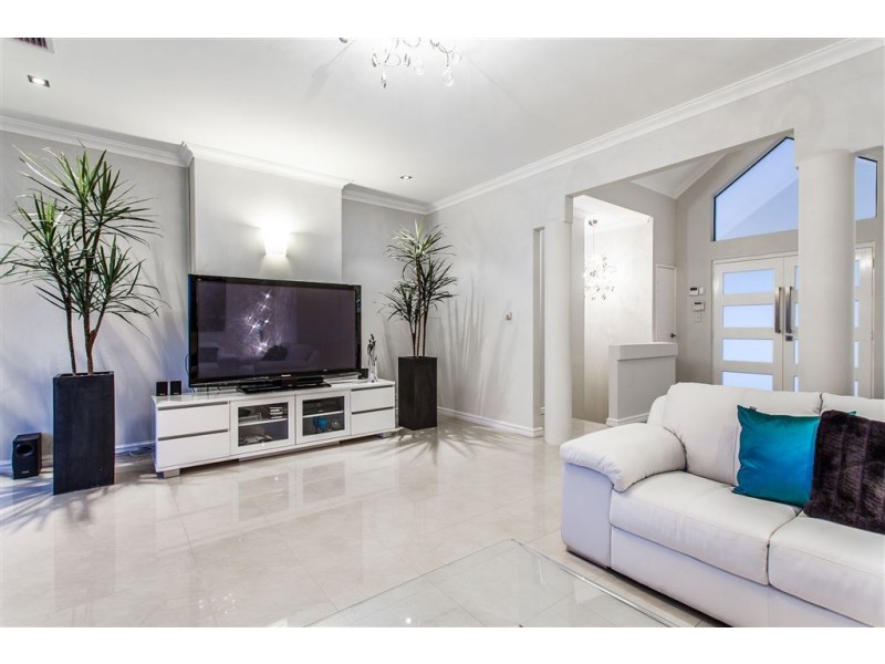 9 Rossiter Way, Winthrop WA 6150