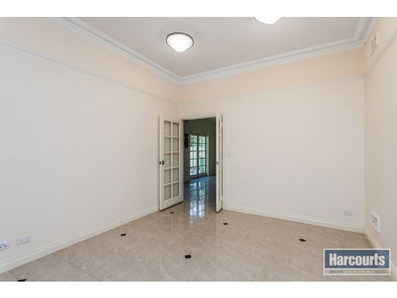 2D First Avenue, Applecross WA 6153