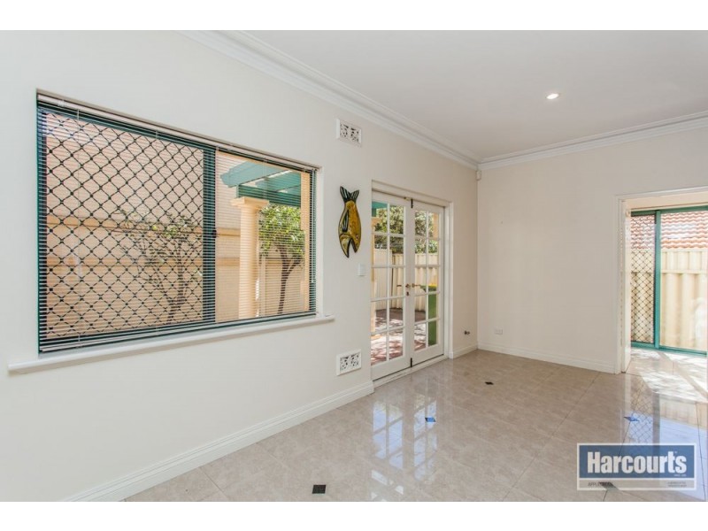 2D First Avenue, Applecross WA 6153