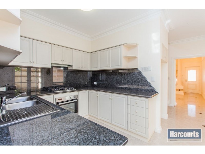 2D First Avenue, Applecross WA 6153